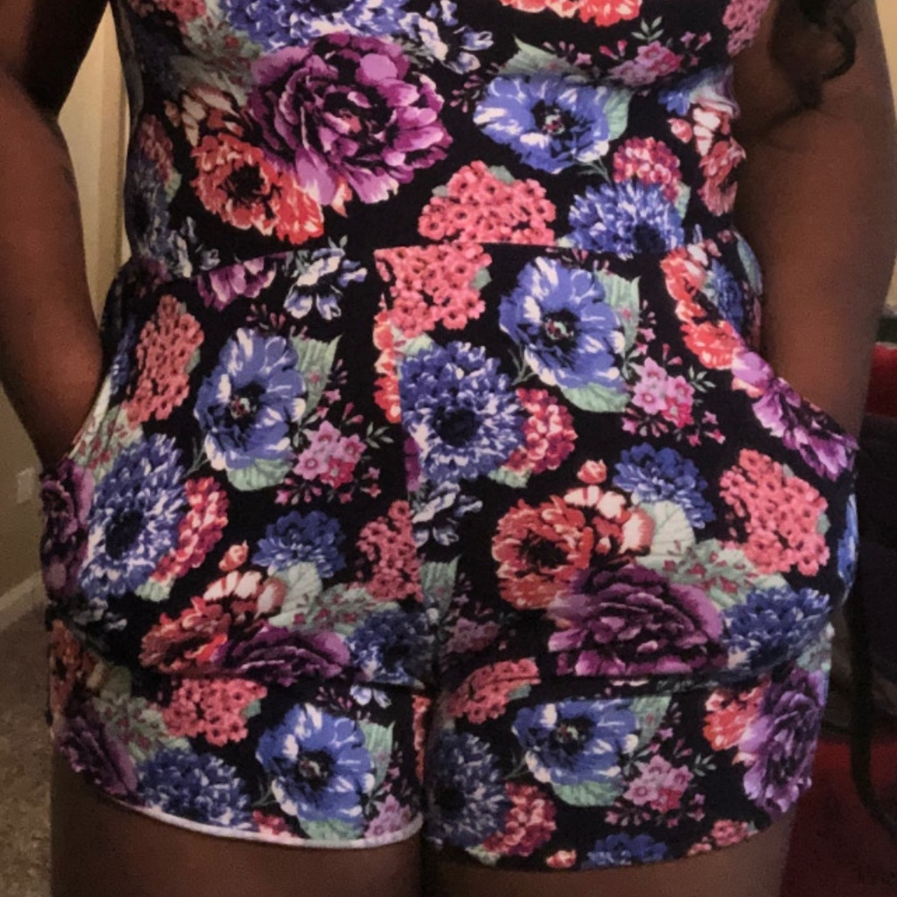One Shoulder Romper - Picture 4 of 4